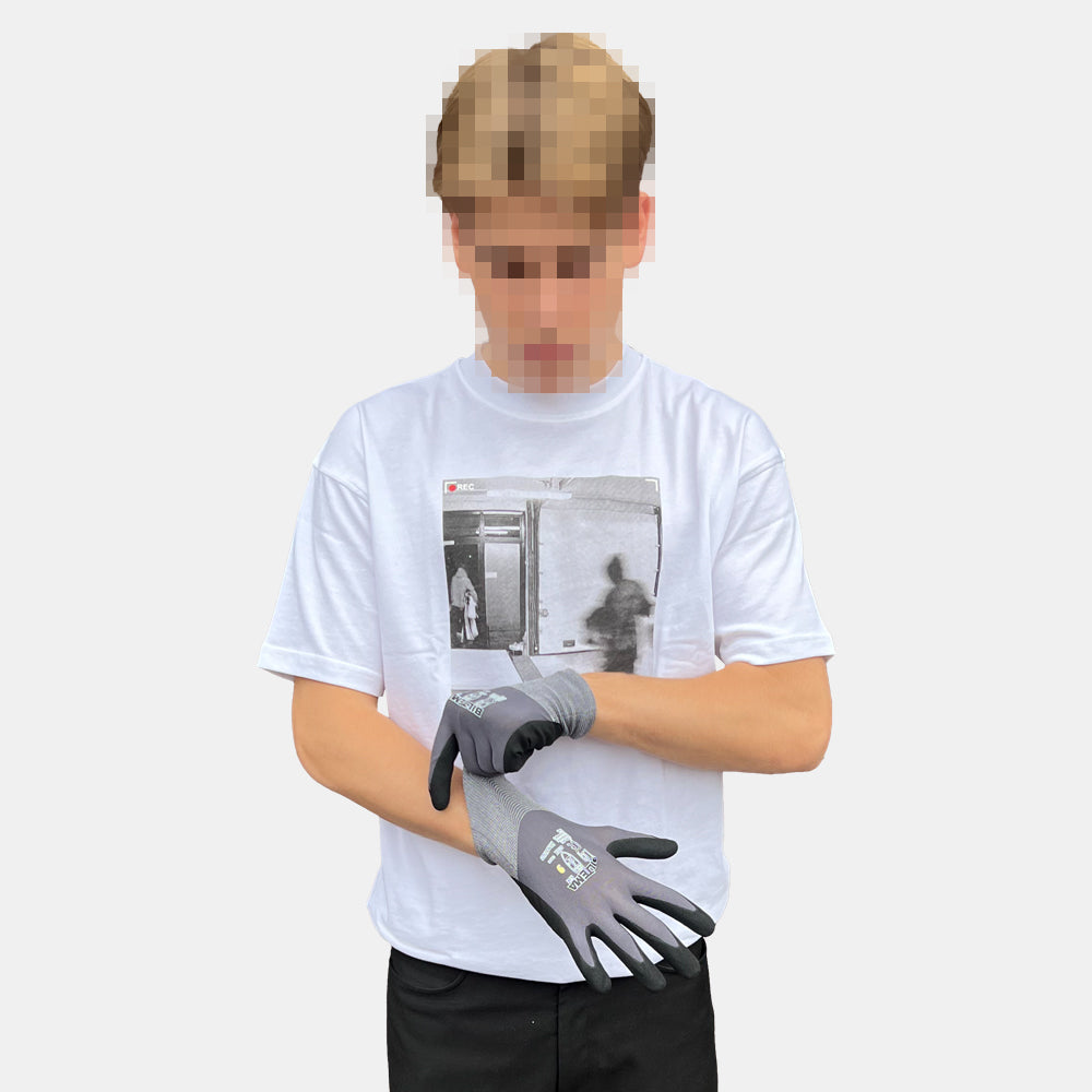 Handla Break-In Surveillance t-shirt online | Smidigt och enkelt på nätet - Merchsweden |
